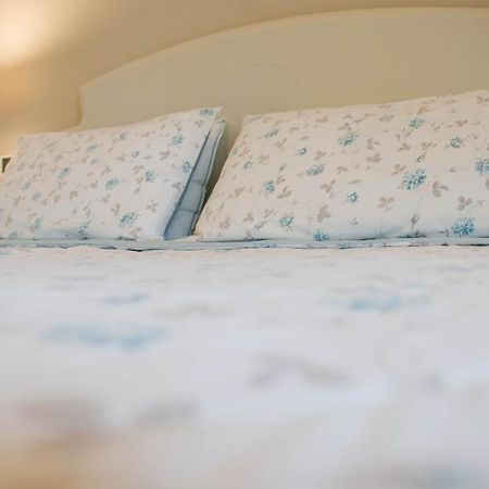Villa Chiara B&B Biandronno Kültér fotó