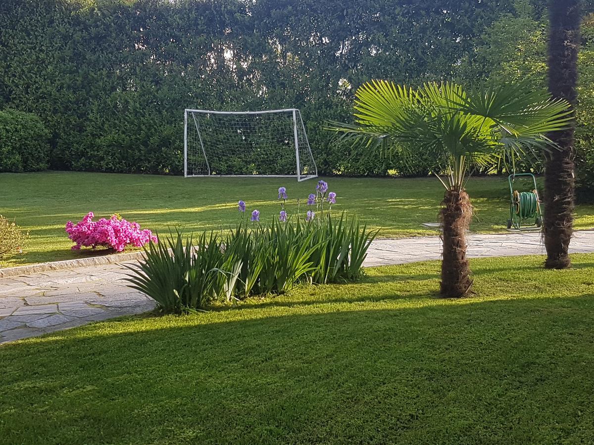 Villa Chiara B&B Biandronno Kültér fotó
