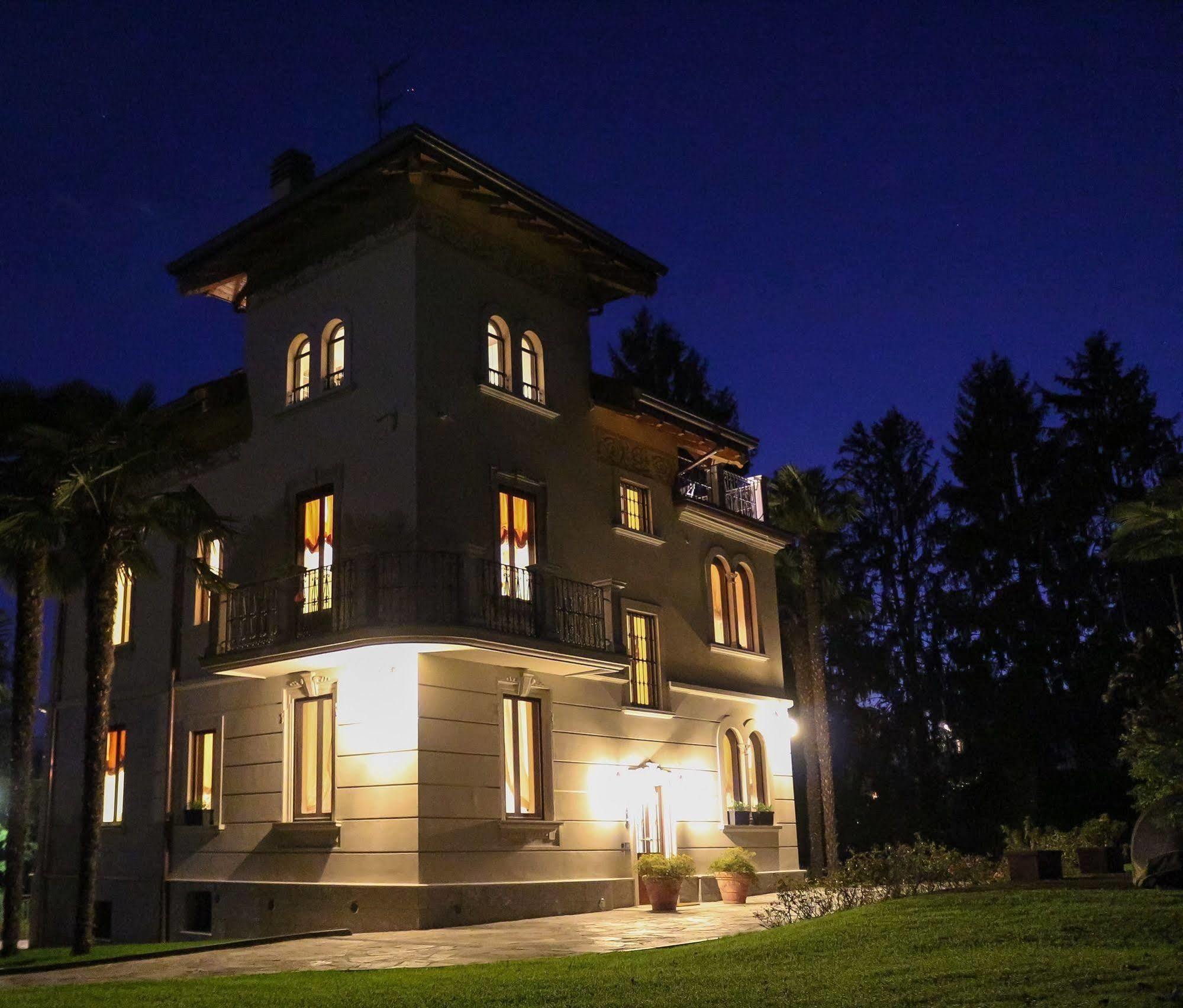 Villa Chiara B&B Biandronno Kültér fotó